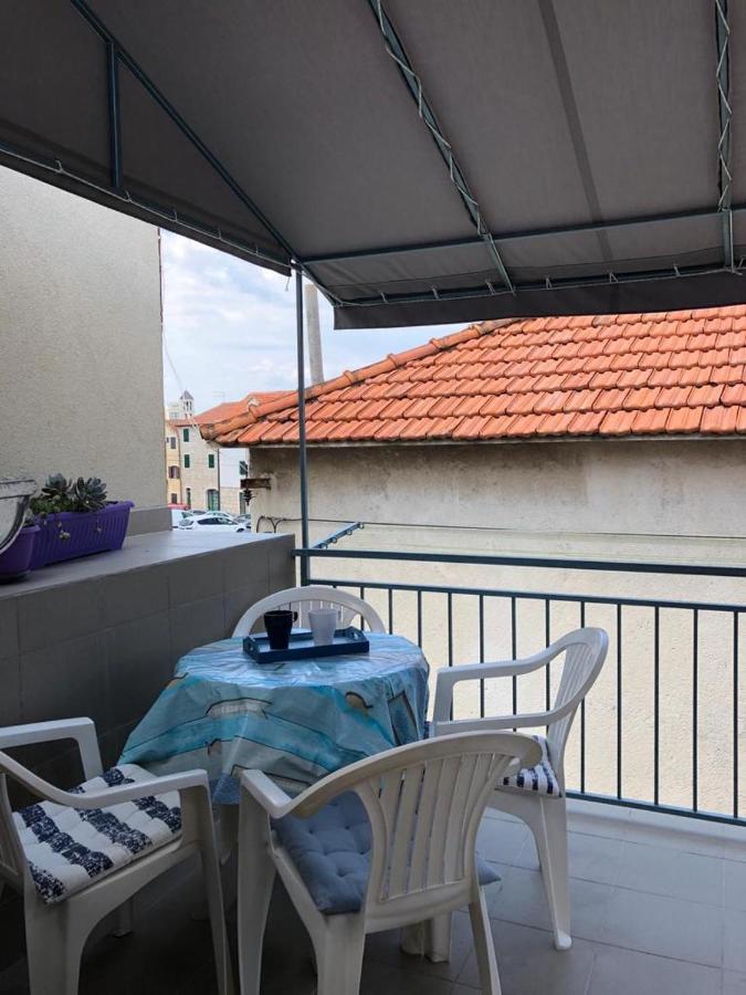 Studio Apartman Salis Vodice Appartement Buitenkant foto