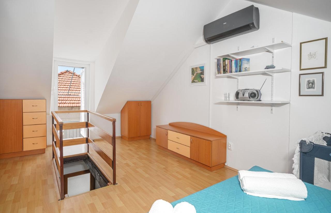 Studio Apartman Salis Vodice Appartement Buitenkant foto